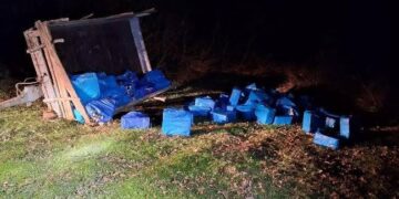 “Marlboro, Winston, Sobranie…” – Policia kufitare sekuestron rreth një ton duhan që vinte me barkë nga Shqipëria