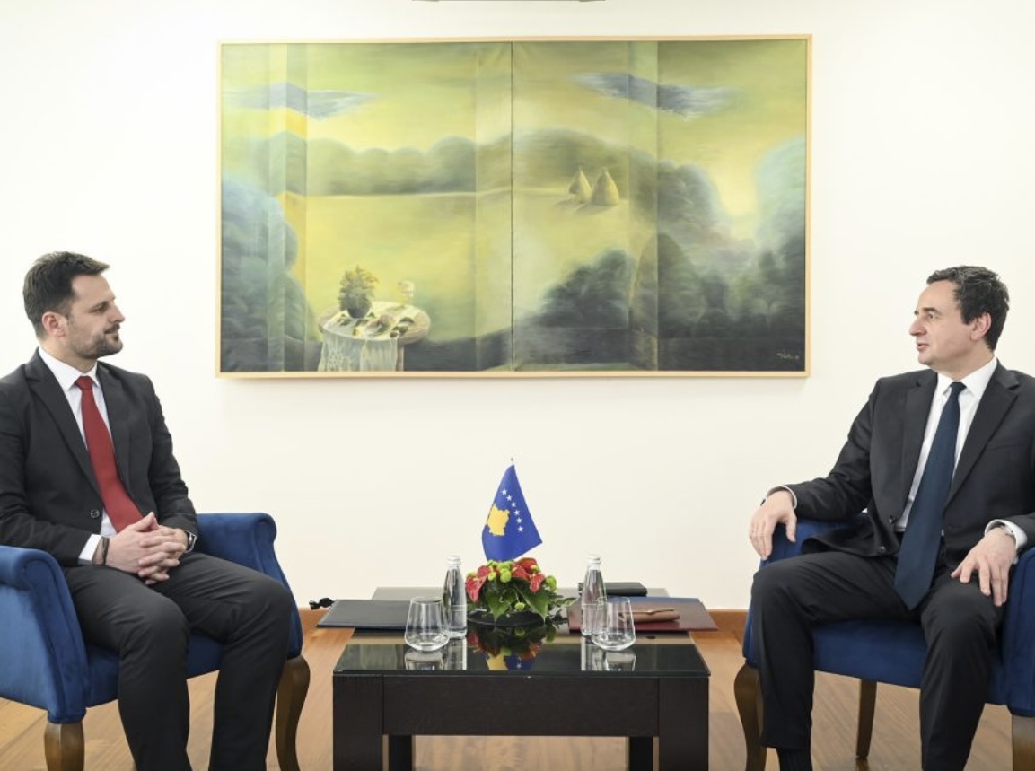 Ish-shefi i kabinetit i Albulena Haxhiut, i bëhet zëvendës Donika Gërvallës në Ministri të Drejtësisë