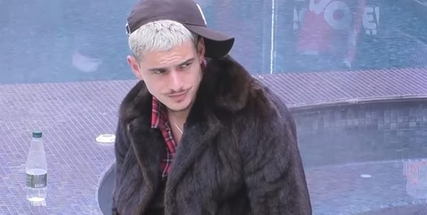 Londrimi merr një mesazh të veçantë nga motra dhe kushërira