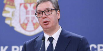 Kurti kërkoi hetim ndërkombëtar për ‘’Sarajevo Safari’’ dhe rolin e Vuçiq, presidenti serb tenton të ironizojë: Jam fajtor për të gjitha