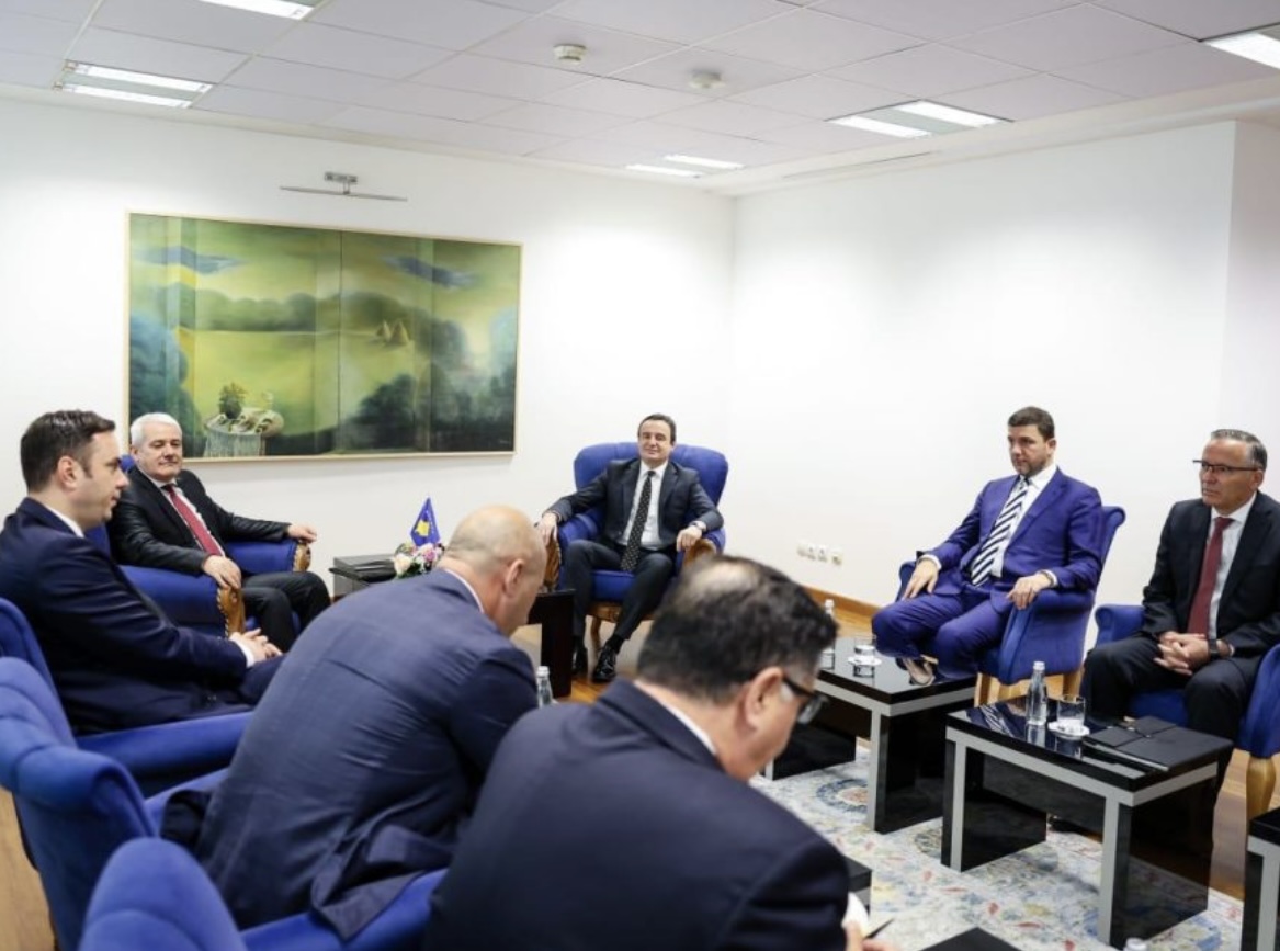 Dy javë nga skadimi i afatit kushtetues, partitë ende nuk i kanë nisur bisedimet për zgjedhjen e shefit të shtetit