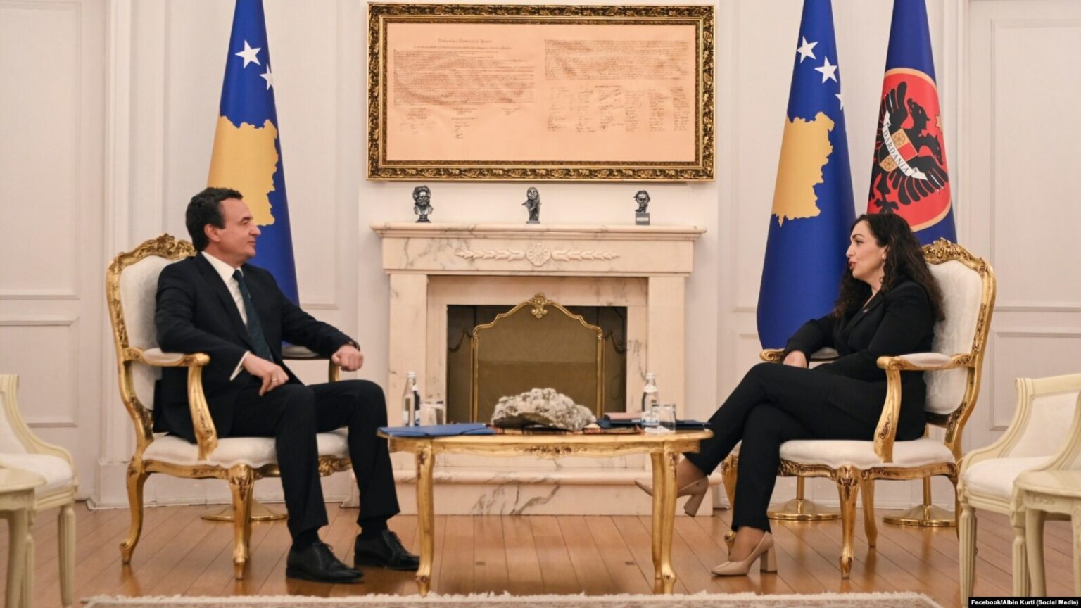 Edhe në skajin e afatit, llogaritjet për presidentin nuk ndalen