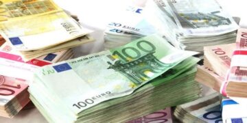 Mbi 4 mijë euro false të deponuara, banka në Prishtinë e raporton rastin në polici