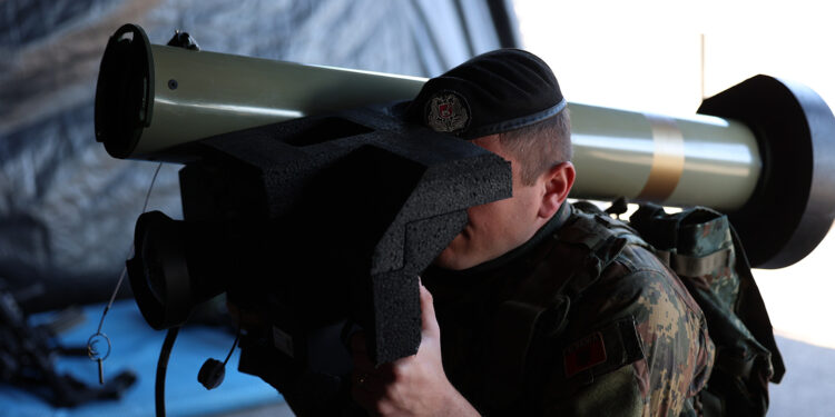 Shqipëria pajiset me raketa antitank “Javelin” nga SHBA-ja