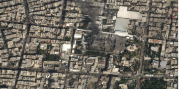 “The Guardian” publikon fotografi nga ajri të kompleksit ku vepron lideri suprem i Iranit: Duket se janë dëmtuar keq