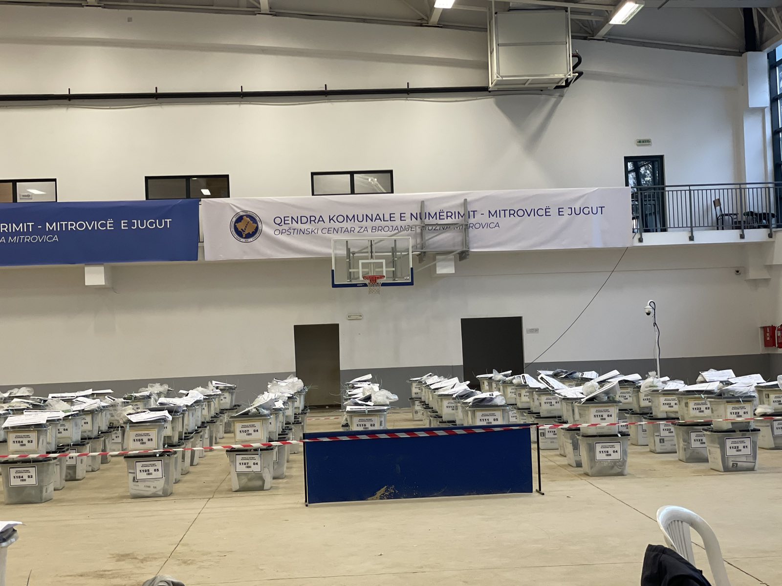 Manipulim me vota në Mitrovicë – këta janë 21 të arrestuarit, gjykata refuzon paraburgimin për 10 prej tyre