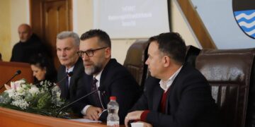 LDK-ja e prish koalicionin me Faton Pecin pas emërimit të Gazmend Asllanit