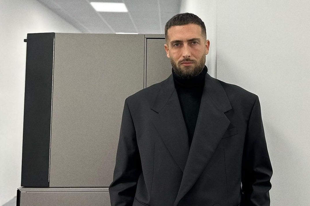 Klan Kosova reagon pas sulmit fizik ndaj moderatorit Alaudin Hamiti: Cënim i rëndë