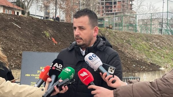 I mbijetuari i “Natës së Tmerrit” në Mitrovicë kërkon drejtësi: Nëna ime u vra