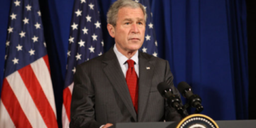 “Mirëmengjesi. Kosova e shpalli pavarësinë, ne e njohëm” – kur Bush jepte lajmin për shtetin e ri