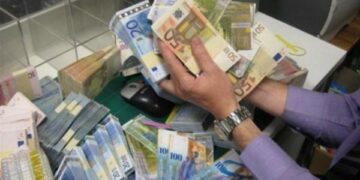 Dogana gjen 1 milion euro të fshehura në rezervuarin e veturës në Merdare