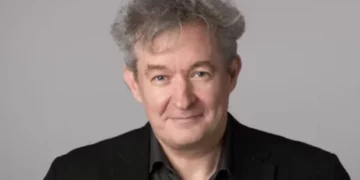 Gazetari gjerman: Nëse Thaçin e dënojnë me 45 vjet burgim e vendosin në nivelin e Mladiçit, groteske