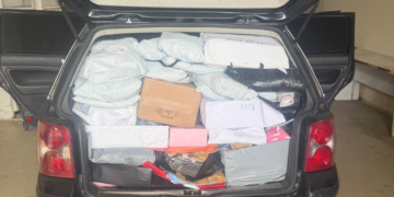 Sekuestrohen mbi 33 mijë euro mallra në Vërmicë – automjeti nuk iu bind urdhërit për kontroll, ndalohet në autostradë