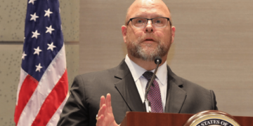 Hovenier: Kosova humbi disa mundësi për 1 vit, anëtarësimi në KiE e rruga drejt BE-së varen nga partnerët