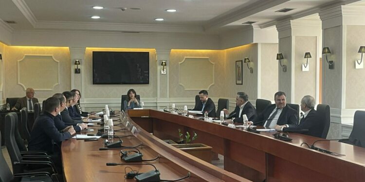 Mblidhet Komisioni për të marrë këto vendime