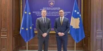 Konjufca takohet me Sorensenin, flasin për ecurinë e dialogut me Serbinë