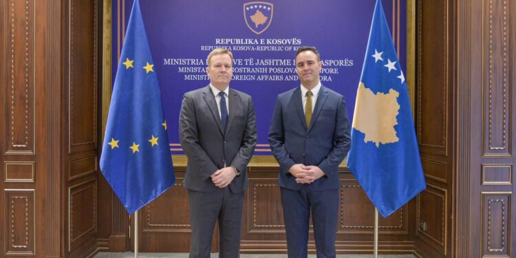 Konjufca takohet me Sorensenin, flasin për ecurinë e dialogut me Serbinë