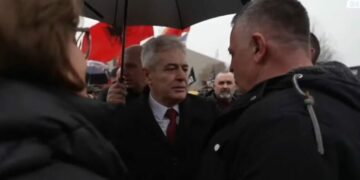 Ali Ahmeti i bashkohet marshit “Drejtësi, jo politikë”
