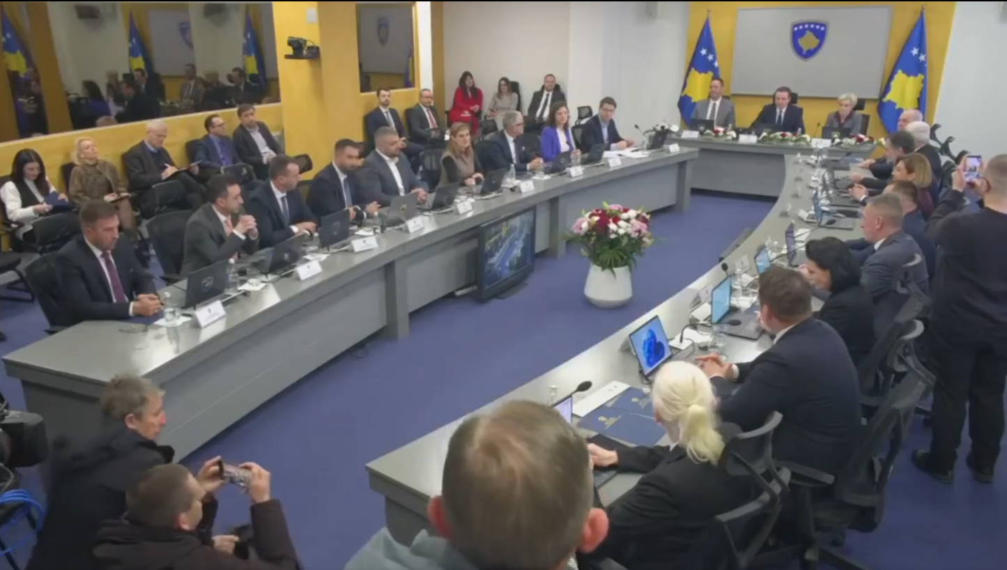 Mbledhja e Qeverisë “Kurti 3”: Këto janë vendimet e para të miratuara