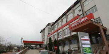 Kjo është gjendja shëndetësore e burrit që u godit nga i biri me sëpatë