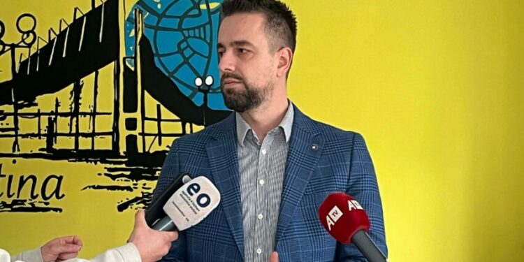 Shahini deklarohet për shkurtimin e kohëzgjatjes së mesndërrimit dhe reduktimit të pushimi të gjatë për Ramazan