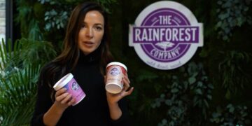 Mjegullnaja e ‘superushqimit’ | Ngritja dhe rënia e mërgimtares kosovare Albana Rama që shiste çaj nga Amazona në Evropë