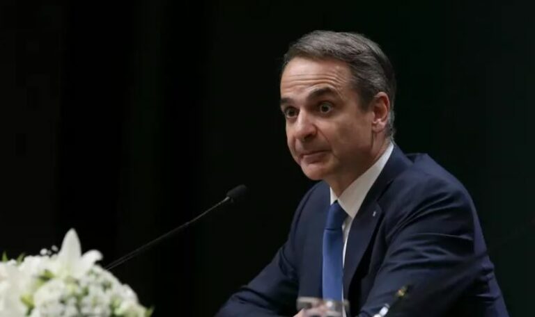 Greqia rrit pagën minimale në 920 euro