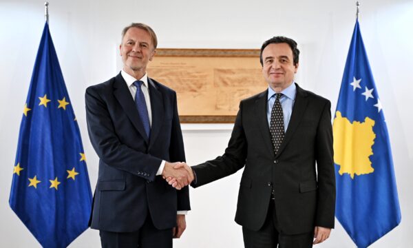 Kurti në takimin lamtumirës me Orav: BE t’i bëjë hapat e radhës në raport me Kosovën për statusin e vendit kandidat për anëtarësim