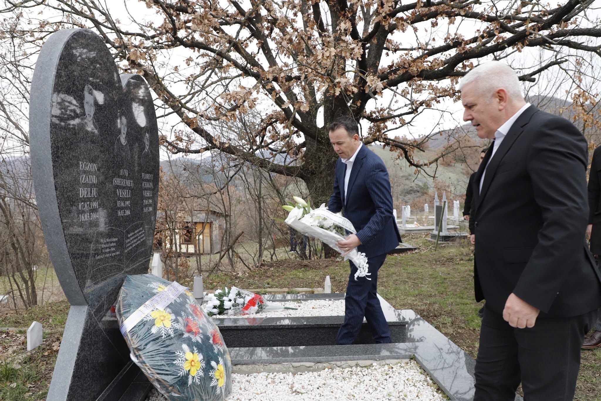 Sveçla e Peci homazhe në Çabër, në nderim të viktimave të trazirave të marsit