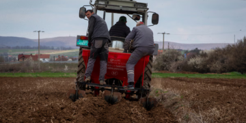 Associated Press: Kosova, një nga vendet më të varfra në Evropë, po përballet me vështirësi ndërsa lufta në Iran rrit çmimet e karburanteve