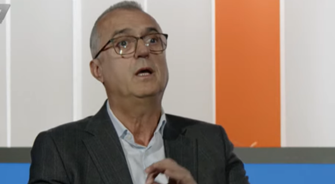 Deputeti Dugolli, që ishte i burgosur në Dubravë flet për pasaktësitë në ekspozitën e Gashit: Nuk u besoja syve