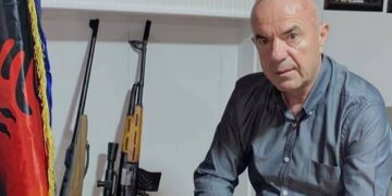 Rrëfimi i Xhevahir Geci: “Dajë, përhajr na qoftë lufta” biseda e fundit e Adem Jasharit