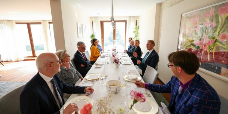 Gërvalla pret në takim lamtumirës Orav: Ai me të vërtetë është mik i çmuar i Republikës së Kosovës