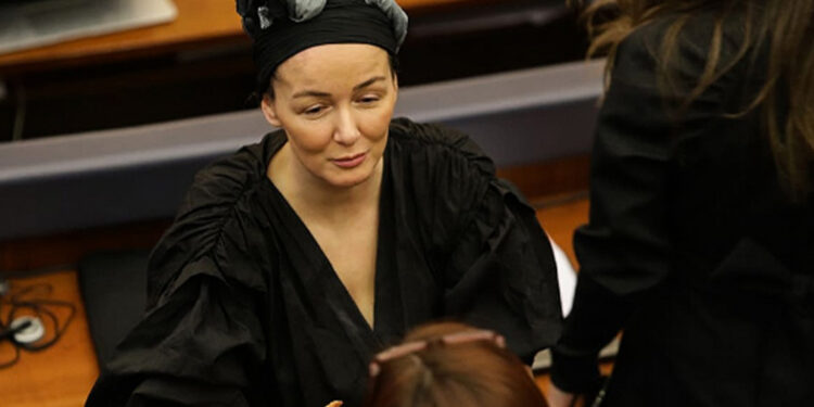 VV nxjerr Adriana Matoshim për të goditur Vjosa Osmanin: Mas 34 dite ti veç s’ki me thanë sen, se…