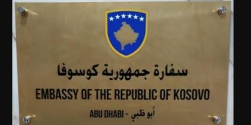 Ambasada e Kosovës në Abu Dhabi me njoftim të ri për kosovarët të bllokuar në Emirate