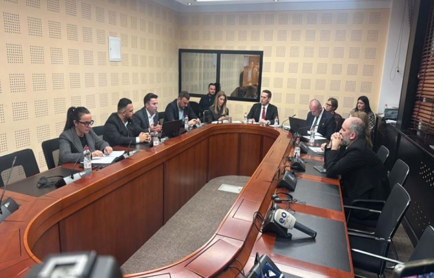 Komisioni për Legjislacion i voton Vjosa Osmanit propozimet për ndryshim të Kushtetutës