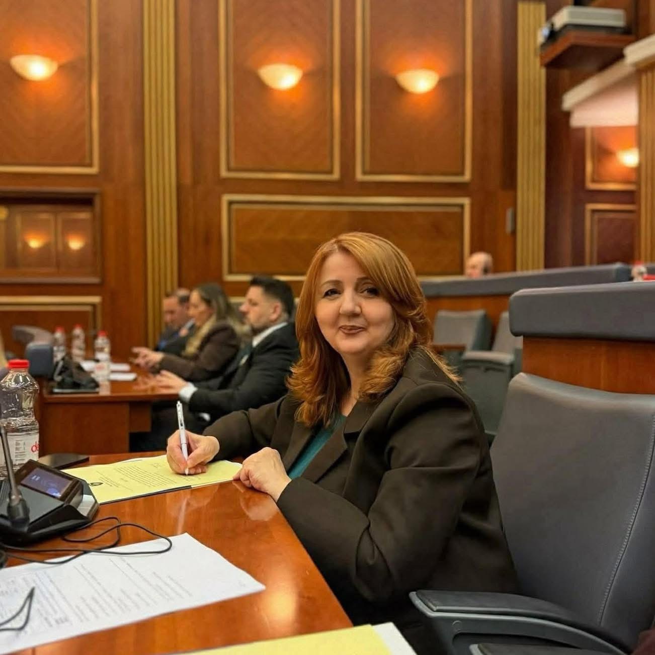 VV-ja i “ha” fjalët prapë, tani propozon kandidaten e dytë për President – është Fatmire Kollçaku