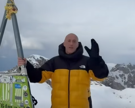 Haradinaj uron 8 Marsin nga Maja e Korabit (VIDEO)