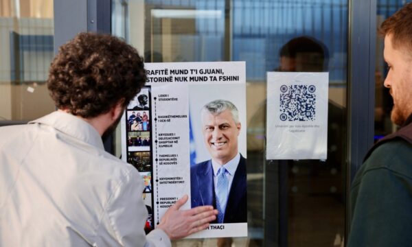 Rinia e PDK-së me aksion para MPJ: Fotografitë mund t’i gjuani, por historinë nuk mund ta fshini