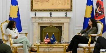 Osmani pret Prattipatin, flasin për zhvillimet politike