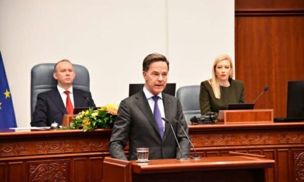 Rutte fjalim në Kuvendin e RMV: Siguria në Ballkanin Perëndimor është thelbësore për NATO-n
