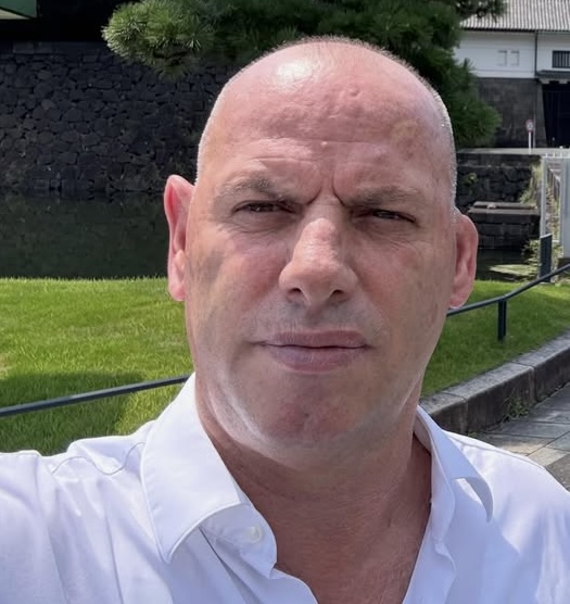 Lladrovci reagon me një barcoletë për situatën politike