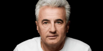 Koci vetëofrohet si kundërkandidat i Konjufcës për President “për t’i shmangur zgjedhjet”: Interesi i vendit tim është mbi mua