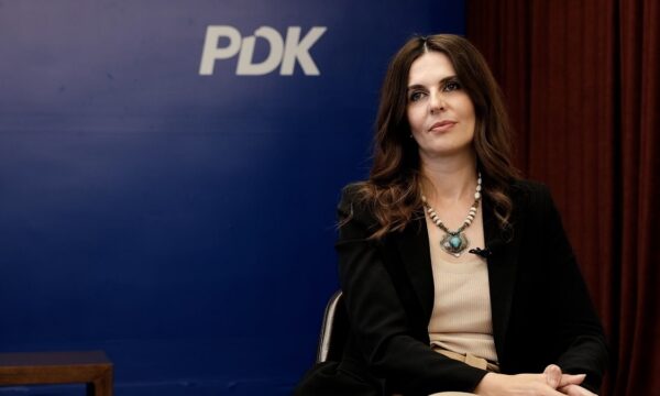 Vlora Çitaku: S’propozojmë kandidat për president sa për t’ia siguruar Kurtit kuorumin