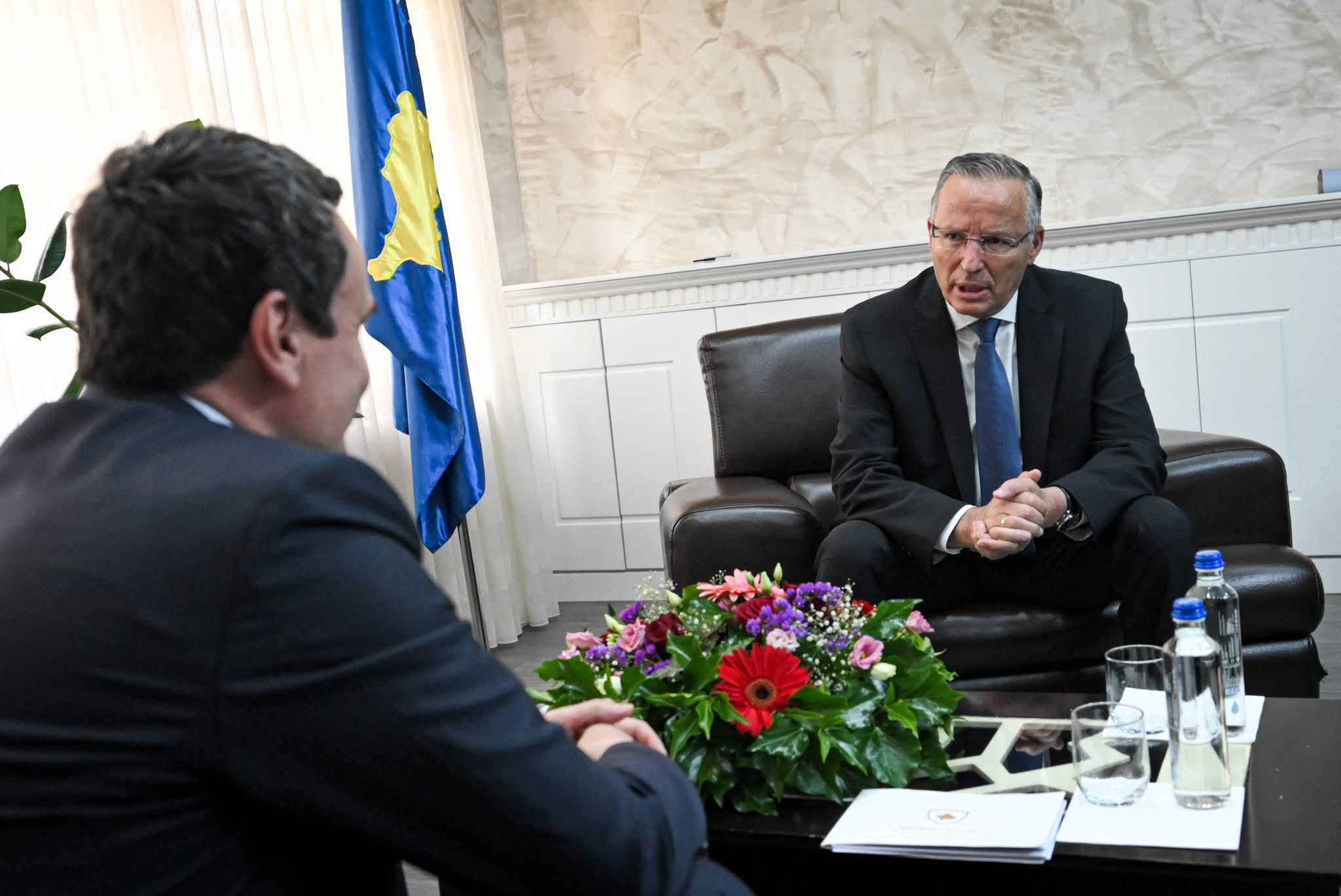 “Kësi marrëveshje njeriu nuk bën as me vetveten” – Kurti flet për detajet e diskutimeve me PDK-në