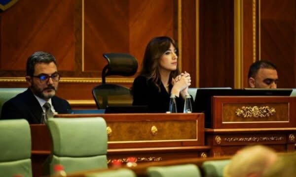 Kryetarja Haxhiu ia dërgon Kushtetueses emrat e deptuetëve që munguan