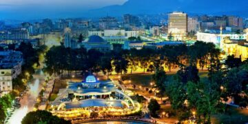 Paga mesatare në Shqipëri arrin në 87 mijë lekë, rritet numri i punonjësve që paguhen mbi 120 mijë lekë në muaj