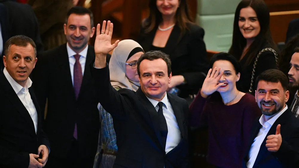 Ky analist po thotë se Albin Kurti e ka djegë politikisht Vjosa Osmanin