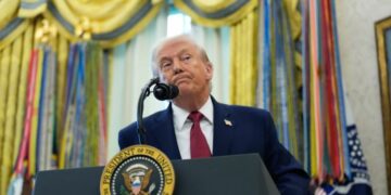 Trump thotë se ShBA-ja do ta hapë Ngushticën e Hormuzit “në një mënyrë ose në një tjetër”