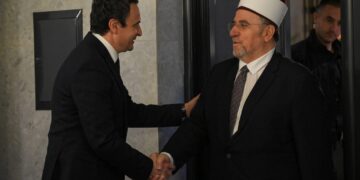 Kryeministri Kurti shtroi iftar për myftiun Tërnava